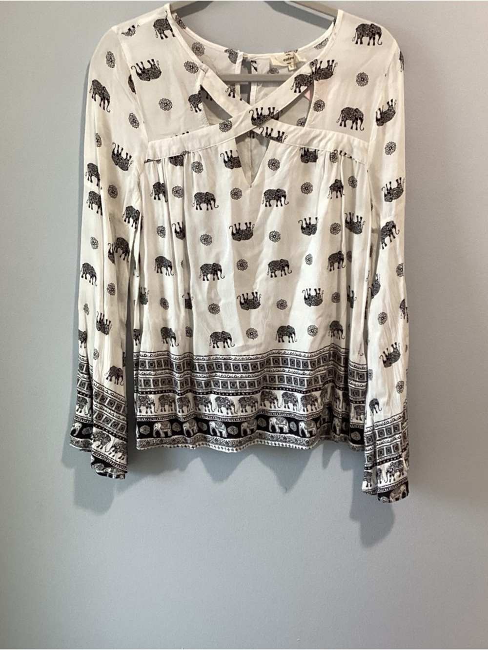 entro White Long-Sleeve Boho Elephant Print Top